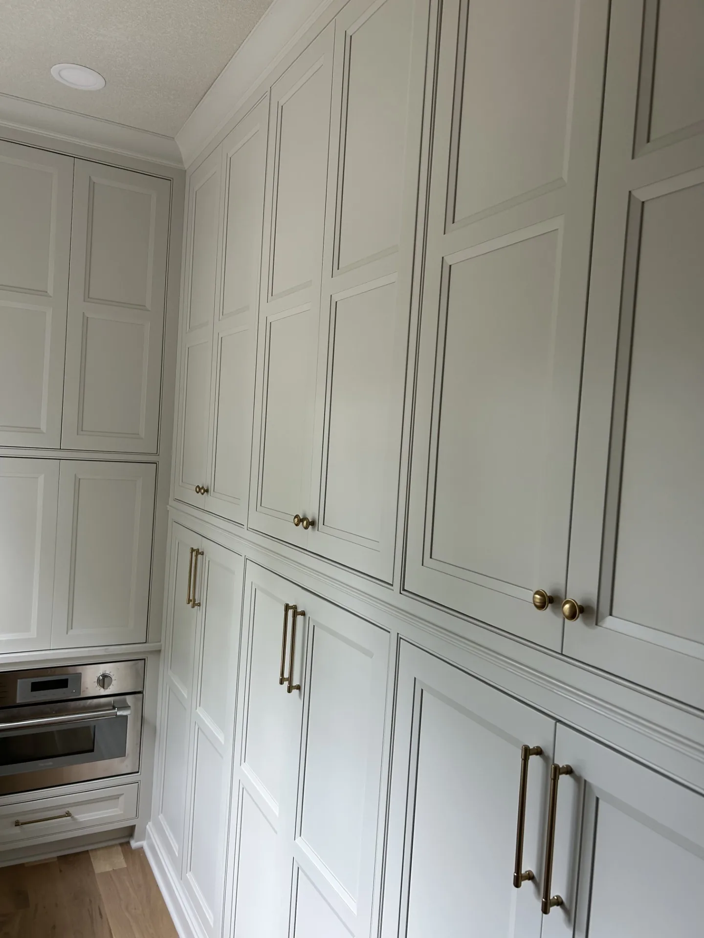 Overland Park Kitchen & Butler’s Pantry Overland Park, KS — photo 6